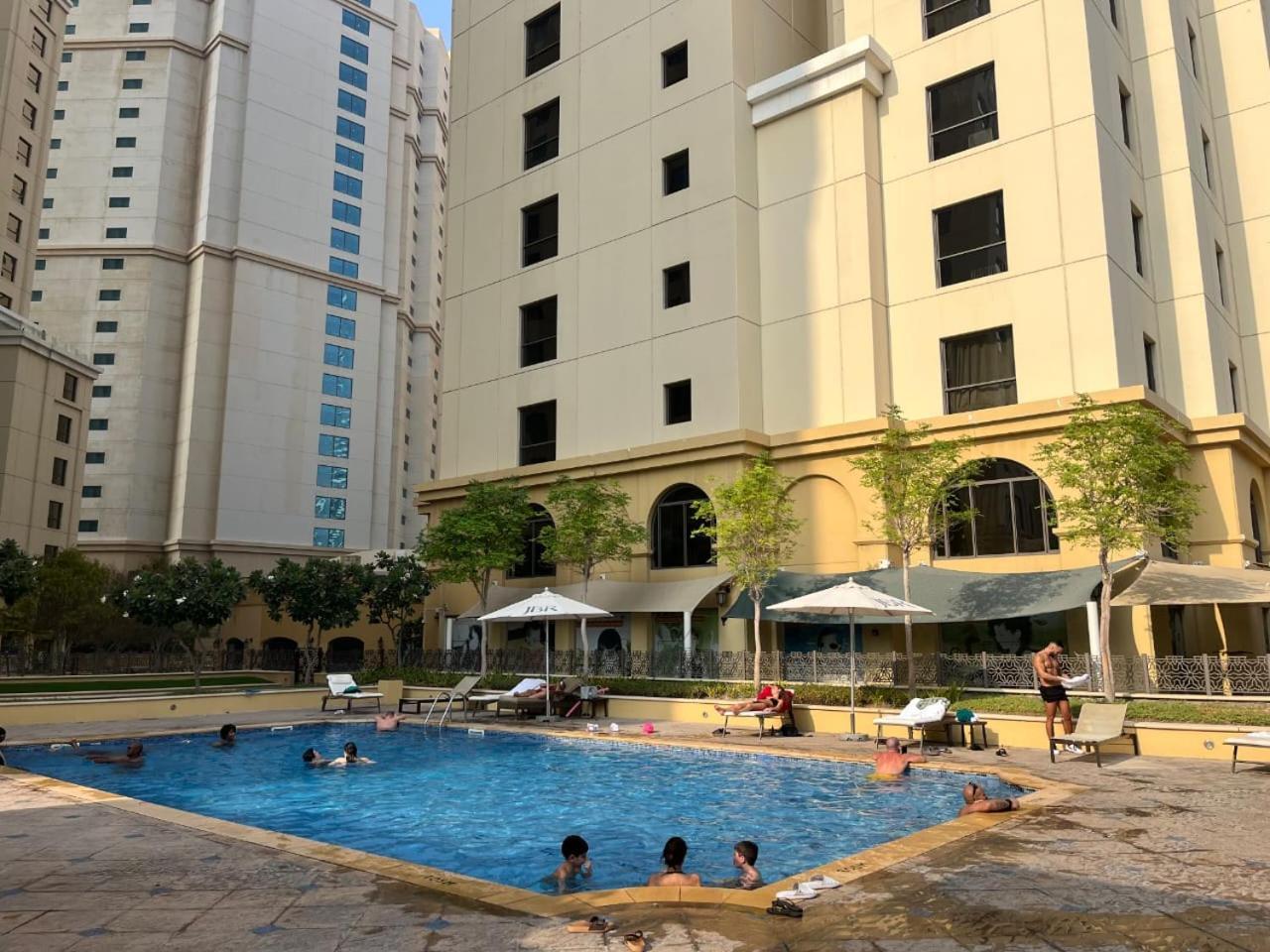 Sansa's Beach Hostel Dubai Exteriör bild